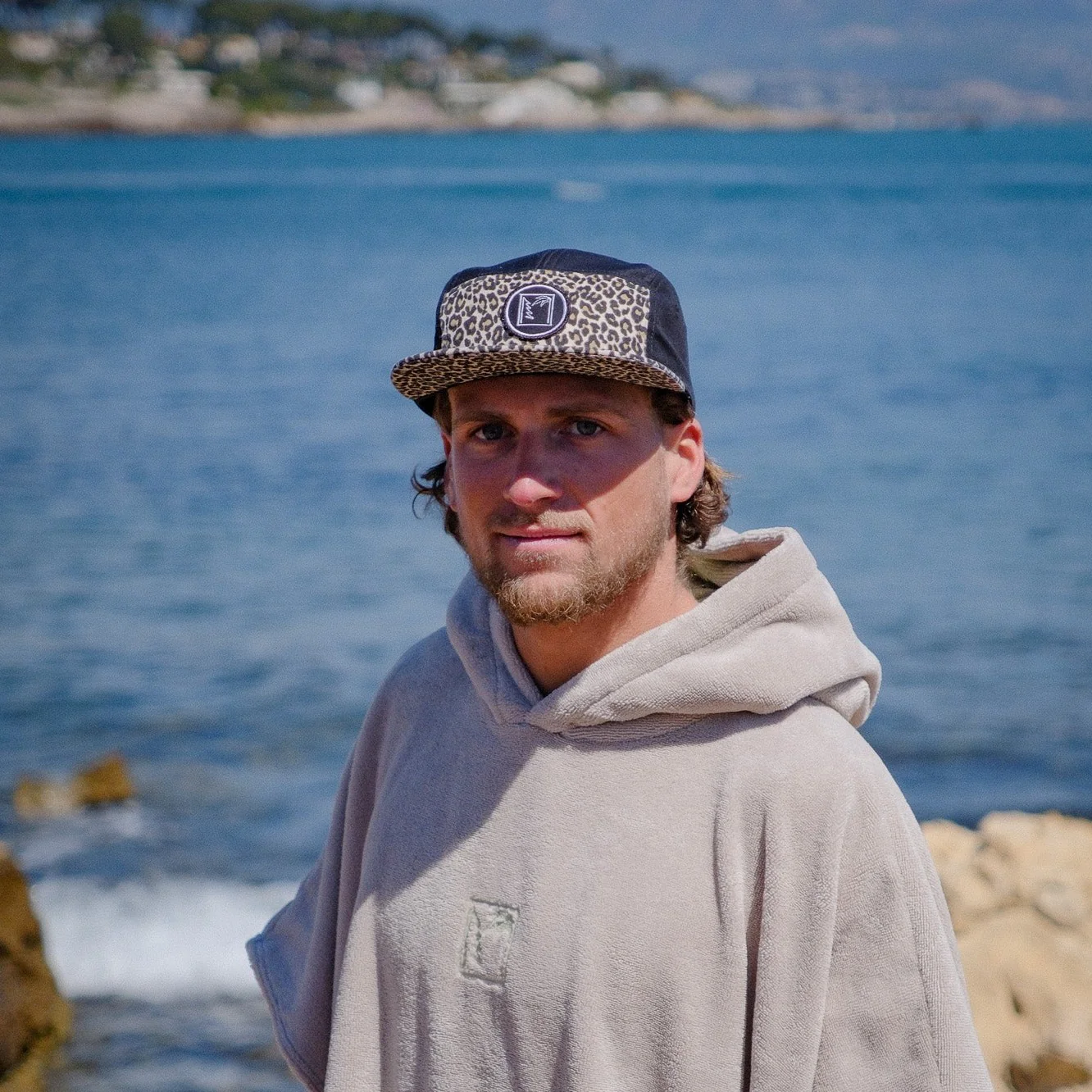 CASQUETTE 5 PANELS LÉO - Noir et léopard pour homme – Image 2