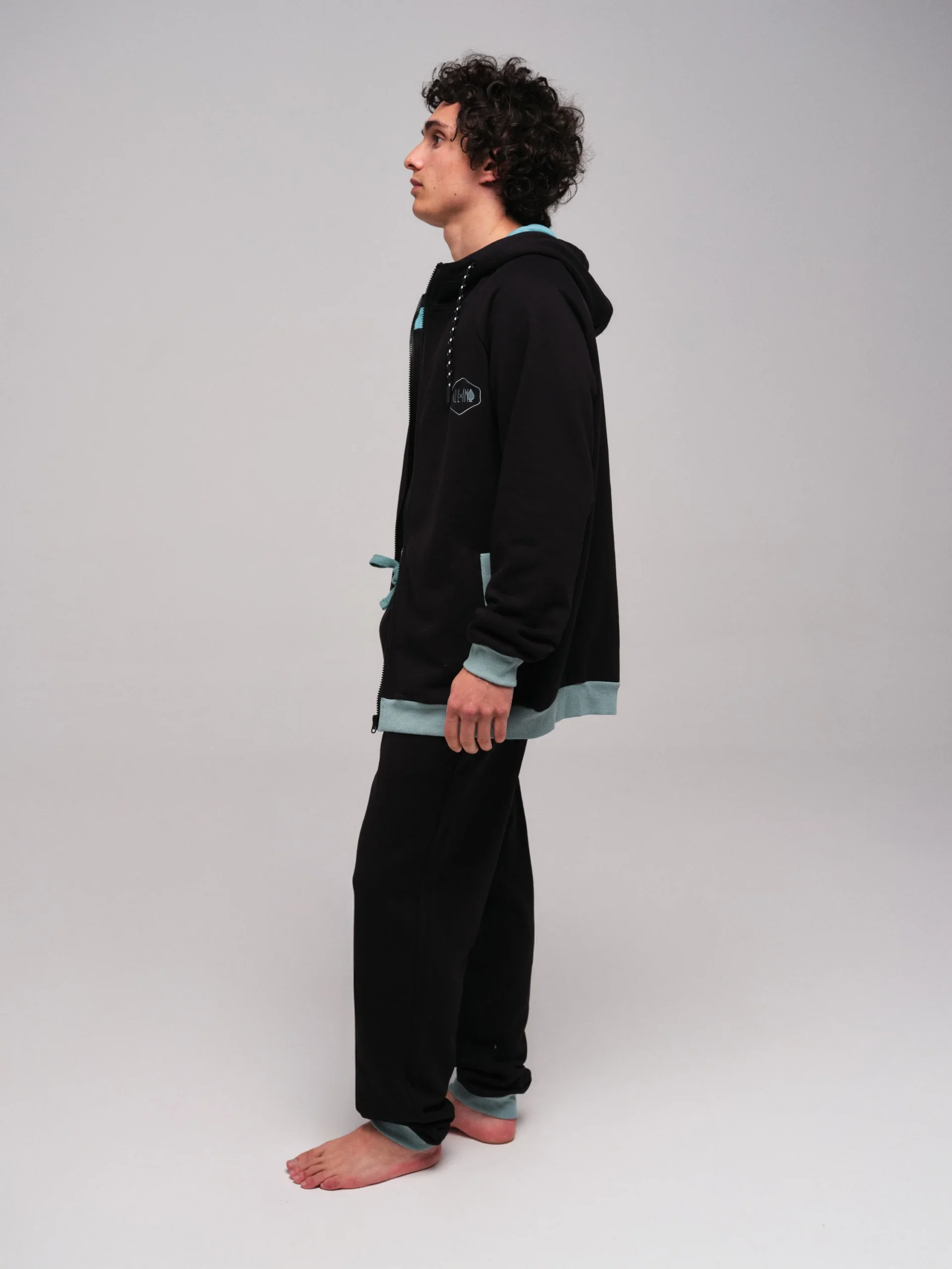 Sweat coton à capuche - Noir – Image 9
