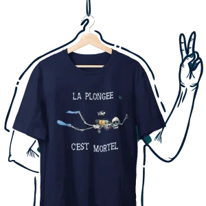 T-shirt bio plongée-Stock : Un squellette plongeur dévoré par un poisson monstre